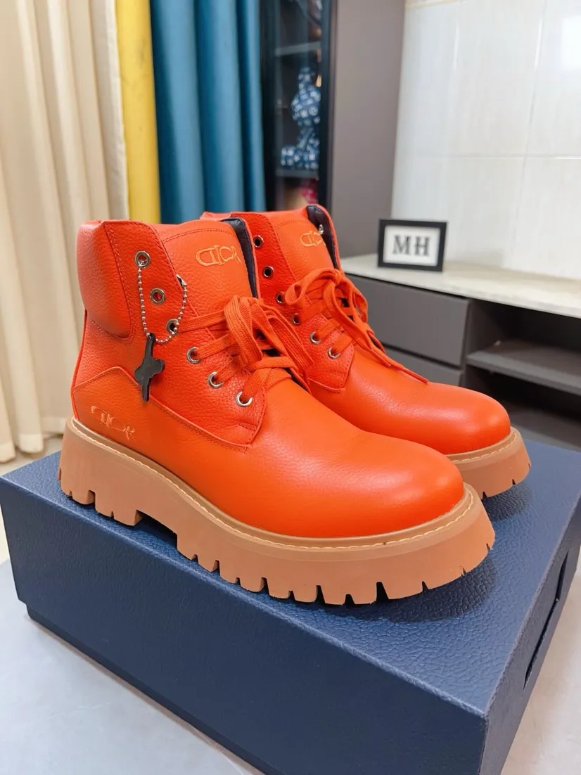 Men's shoes 💰600🌹🌹[Dior] Dior's new high-top imported cowhide ➕ cowhide lining, designed by European and American masters, perfect shape to create counter quality, solid color raw and wear-resistant outsole, original quality, unique and beautiful design, super versatile and very comfortable. High-end without losing taste, fashionable, cold-proof and warm! Absolute focus 39-44 size 38 45 customized